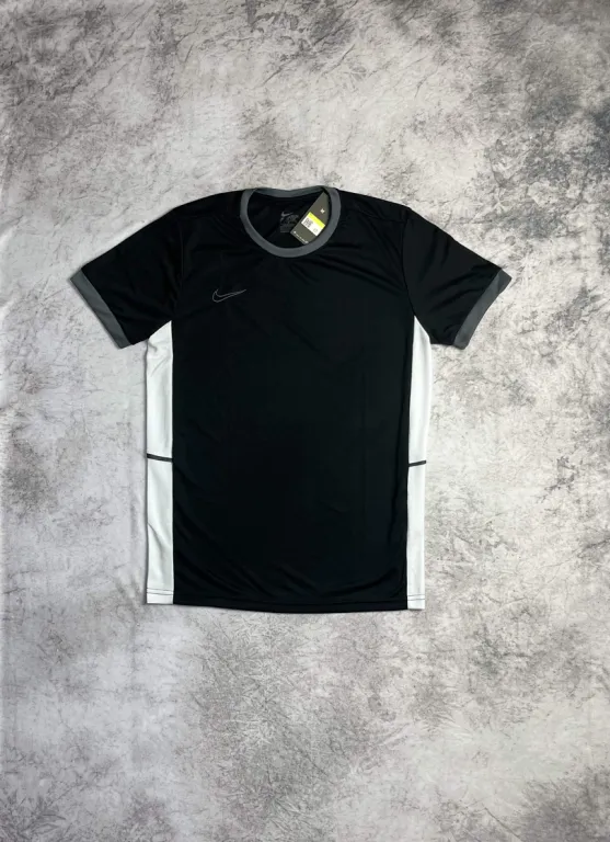 Camiseta Nike Dri-FIT Academy Preta