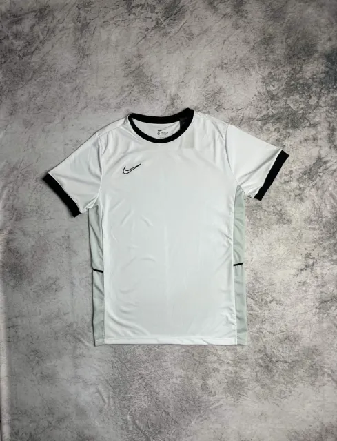 Camiseta Nike Dri-FIT Academy Branca